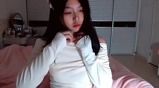Snapshot of -Lucky_Girl chatting on 01/12/25, 10:22 -Lucky Girl online show from 01/12/25, 10:22