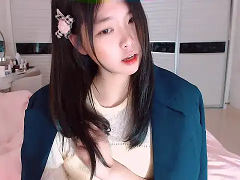 Snapshot of -Lucky_Girl chatting on 02/02/25, 01:41 -Lucky Girl online show from 02/02/25, 01:41