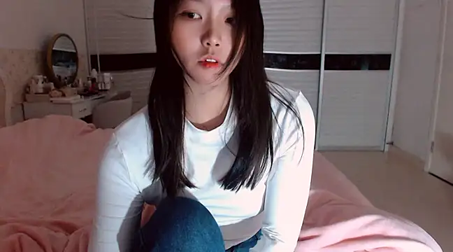 Snapshot of -Lucky_Girl chatting on 02/24/25, 11:54 -Lucky Girl online show from 02/24/25, 11:54