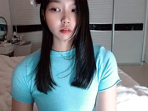 Snapshot of -Lucky_Girl chatting on 03/02/25, 04:07 -Lucky Girl online show from 03/02/25, 04:07