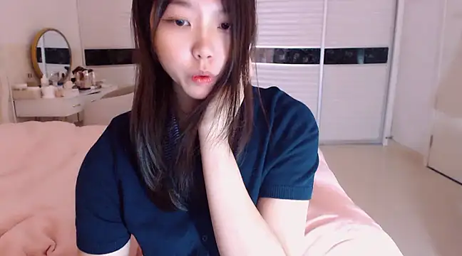 Snapshot of -Lucky_Girl chatting on 03/15/25, 04:35 -Lucky Girl online show from 03/15/25, 04:35