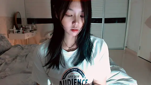 -Lucky Girl online show from 11/04/25, 02:49