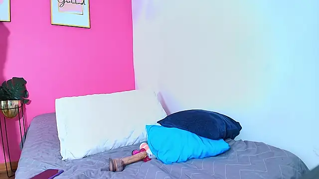 shybutdirtygirrll online show from 12/24/24, 10:55