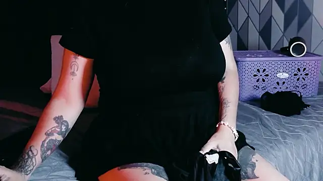 shybutdirtygirrll online show from 10/09/25, 07:23