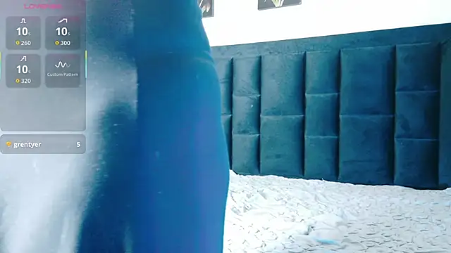 shybutdirtygirrll online show from 11/12/25, 07:24