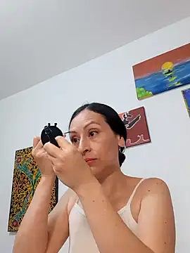 Snapshot of AliceRossi chatting on 01/11/25, 12:40 AliceRossi online show from 01/11/25, 12:40