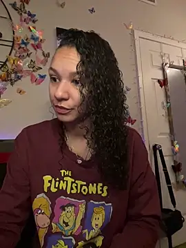 Snapshot of _Neeka_ chatting on 12/21/24, 01:10 Neeka online show from 12/21/24, 01:10
