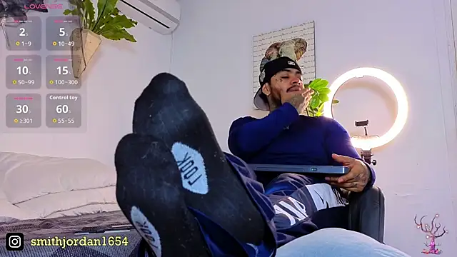 JordanSmiith  online show from 10/24/25, 09:11