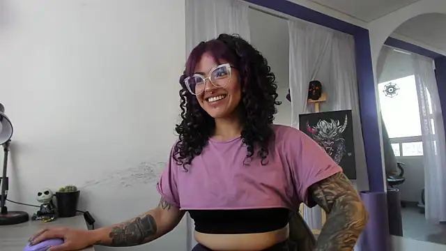 Snapshot of witchviolet chatting on 03/03/25, 10:42 witchviolet online show from 03/03/25, 10:42