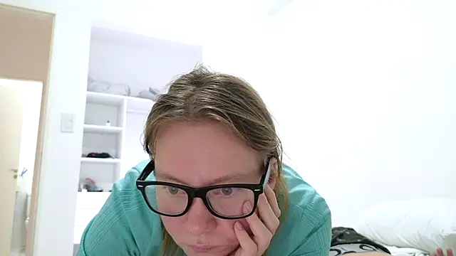 Snapshot of Jony_Marta chatting on 02/17/25, 12:21 Jony Marta online show from 02/17/25, 12:21