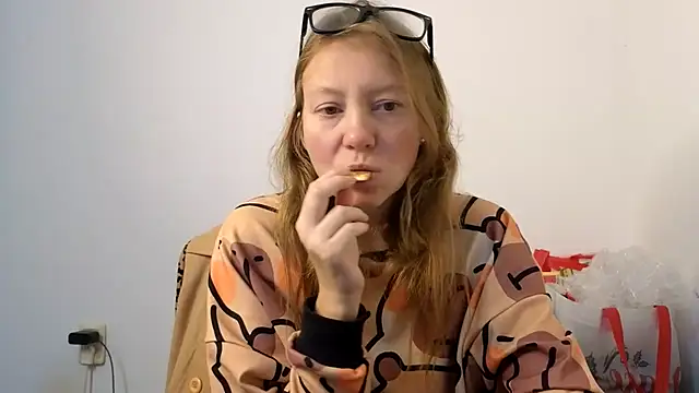 Snapshot of Jony_Marta chatting on 03/16/25, 04:45 Jony Marta online show from 03/16/25, 04:45