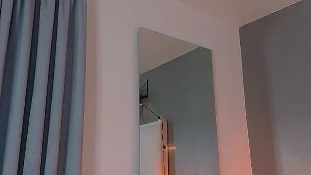 eva daemon online show from 10/23/25, 10:47