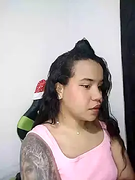 leila 22 online show from 12/19/24, 02:12