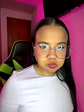 leila 22 online show from 09/16/25, 06:25