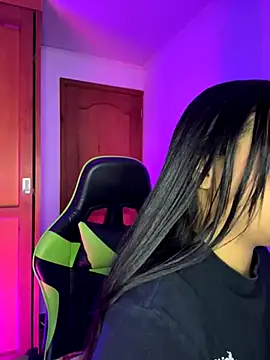 leila 22 online show from 11/02/25, 07:33