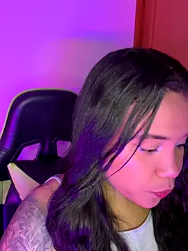 leila 22 online show from 11/07/25, 06:35