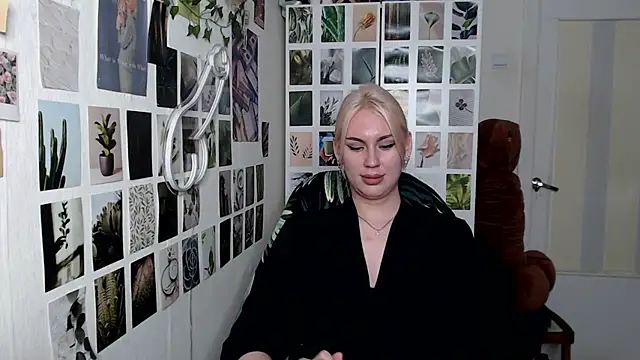 CapriScorpion online show from 11/12/25, 01:44