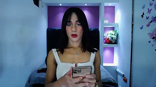 Snapshot of KatrinaQueen1 chatting on 10/22/25, 09:25 KatrinaQueen1 online show from 10/22/25, 09:25