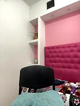 Snapshot of KatrinaQueen1 chatting on 11/16/25, 09:59 KatrinaQueen1 online show from 11/16/25, 09:59