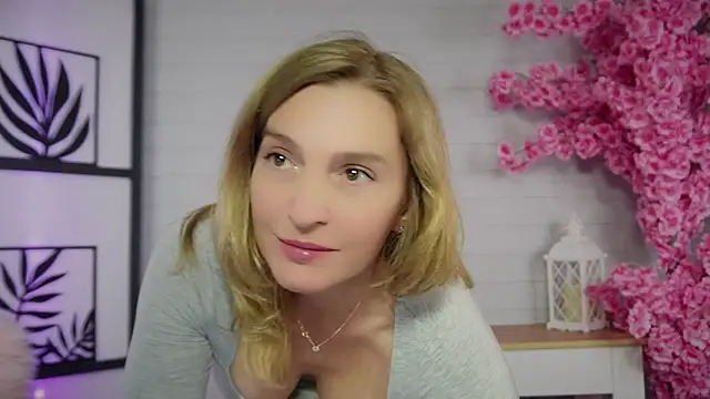 ms natty online show from 10/08/25, 06:05