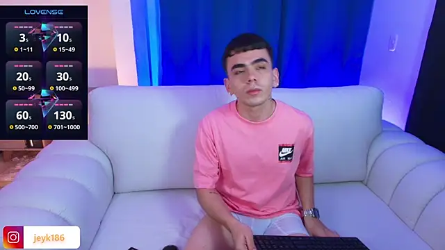 Snapshot of Jey_keler1 chatting on 10/16/25, 02:12 Jey keler1 online show from 10/16/25, 02:12