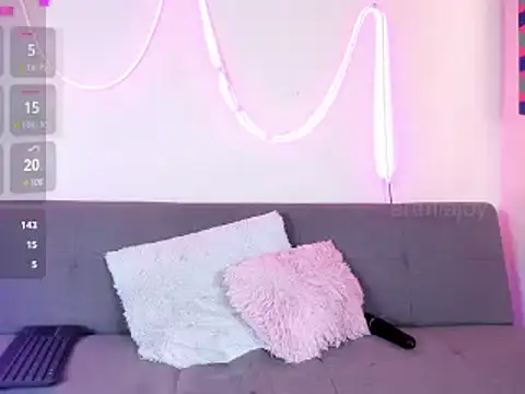 artmiaa online show from 01/14/25, 02:11