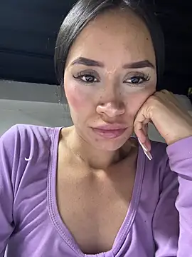 Kim ev online show from 03/12/25, 04:41