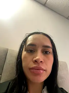 Kim ev online show from 10/31/25, 04:30