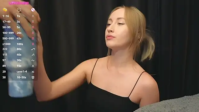 luxmuur online show from 10/18/25, 03:02