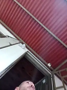 sebasxx97 online show from 03/05/25, 12:11