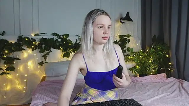 Beatrica Klein online show from 03/15/25, 03:48