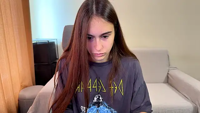 Snapshot of AliceKolltt chatting on 10/03/25, 10:23 AliceKolltt online show from 10/03/25, 10:23