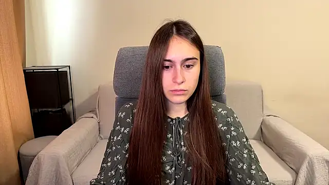 Snapshot of AliceKolltt chatting on 10/14/25, 08:37 AliceKolltt online show from 10/14/25, 08:37