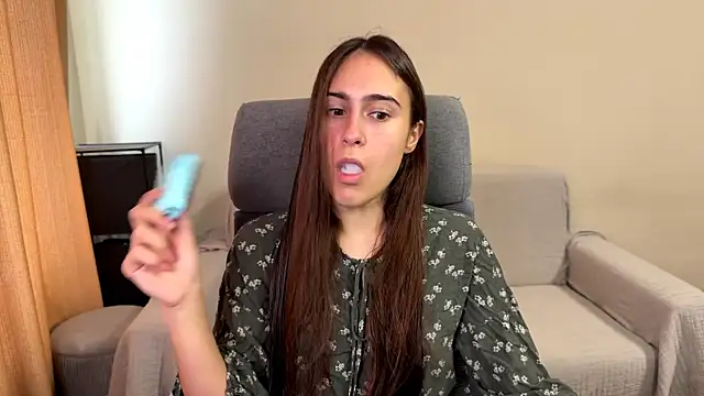 Snapshot of AliceKolltt chatting on 10/15/25, 07:52 AliceKolltt online show from 10/15/25, 07:52