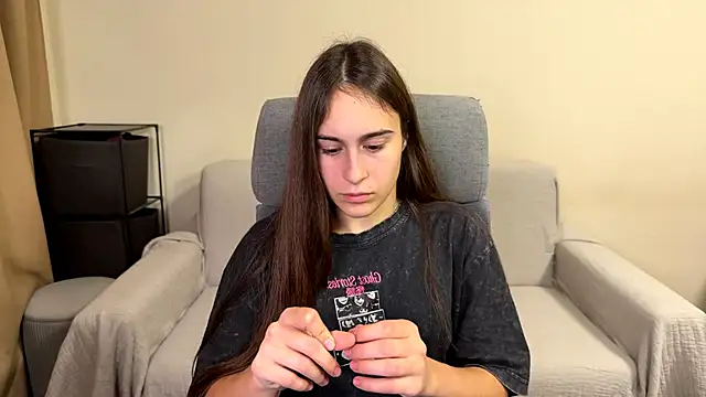 Snapshot of AliceKolltt chatting on 11/05/25, 05:24 AliceKolltt online show from 11/05/25, 05:24