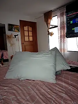 manuela star online show from 10/09/25, 06:17