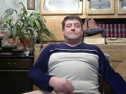 Snapshot of sympatrique chatting on 01/17/25, 09:39 sympatrique online show from 01/17/25, 09:39