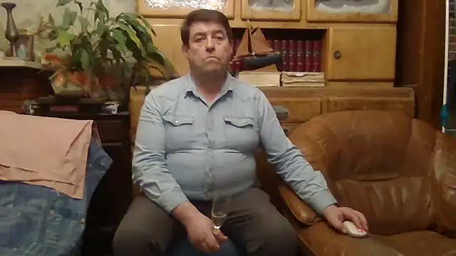 Snapshot of sympatrique chatting on 02/11/25, 06:11 sympatrique online show from 02/11/25, 06:11