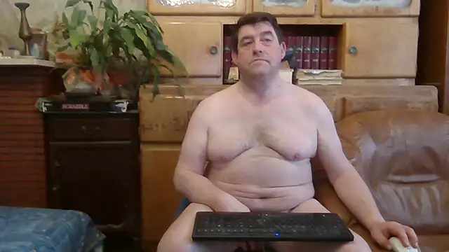 Snapshot of sympatrique chatting on 02/15/25, 12:54 sympatrique online show from 02/15/25, 12:54