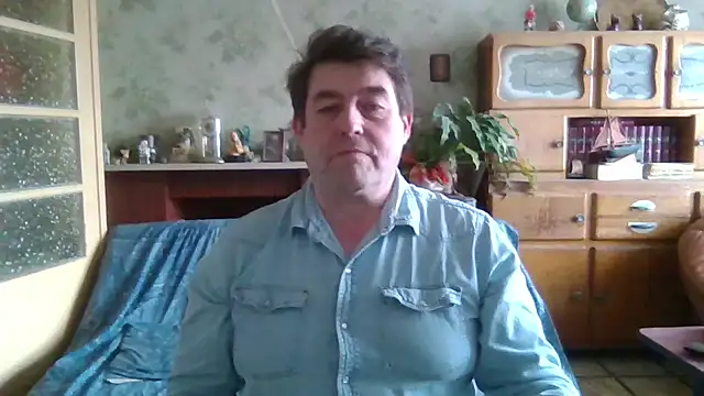 Snapshot of sympatrique chatting on 03/10/25, 11:32 sympatrique online show from 03/10/25, 11:32