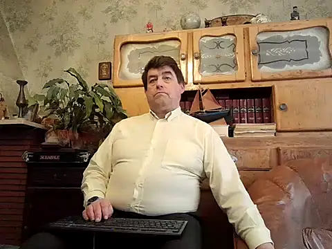 Snapshot of sympatrique chatting on 03/21/25, 11:55 sympatrique online show from 03/21/25, 11:55