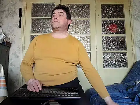 Snapshot of sympatrique chatting on 03/22/25, 03:53 sympatrique online show from 03/22/25, 03:53