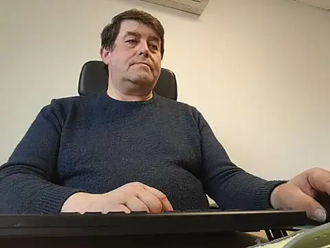 Snapshot of sympatrique chatting on 10/15/25, 09:20 sympatrique online show from 10/15/25, 09:20