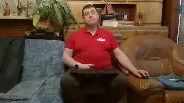 Snapshot of sympatrique chatting on 11/13/25, 11:31 sympatrique online show from 11/13/25, 11:31