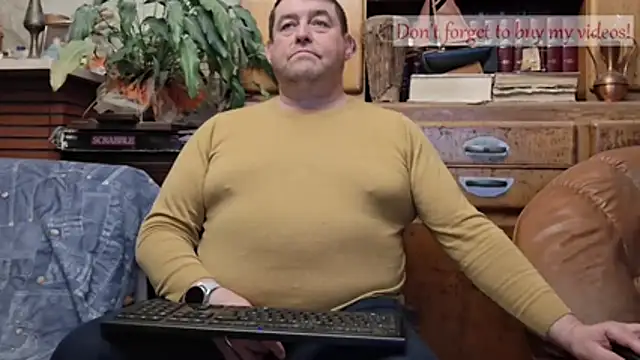 Snapshot of sympatrique chatting on 11/23/25, 04:07 sympatrique online show from 11/23/25, 04:07