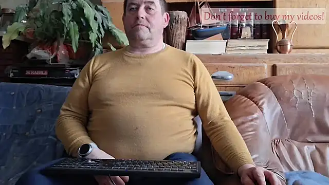 Snapshot of sympatrique chatting on 11/30/25, 02:32 sympatrique online show from 11/30/25, 02:32