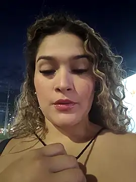 Sara smiiith211 online show from 10/15/25, 11:16