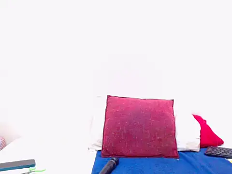 Xoli 11 online show from 11/11/25, 10:15