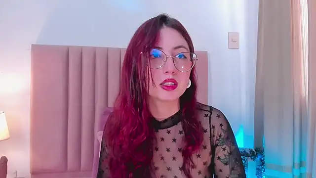 Snapshot of Emilywatsonn chatting on 01/07/25, 12:09 Emilywatsonn online show from 01/07/25, 12:09