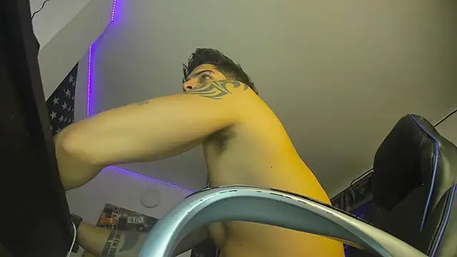 Snapshot of charlie_hotxxx chatting on 01/06/25, 01:31 charlie hotxxx online show from 01/06/25, 01:31
